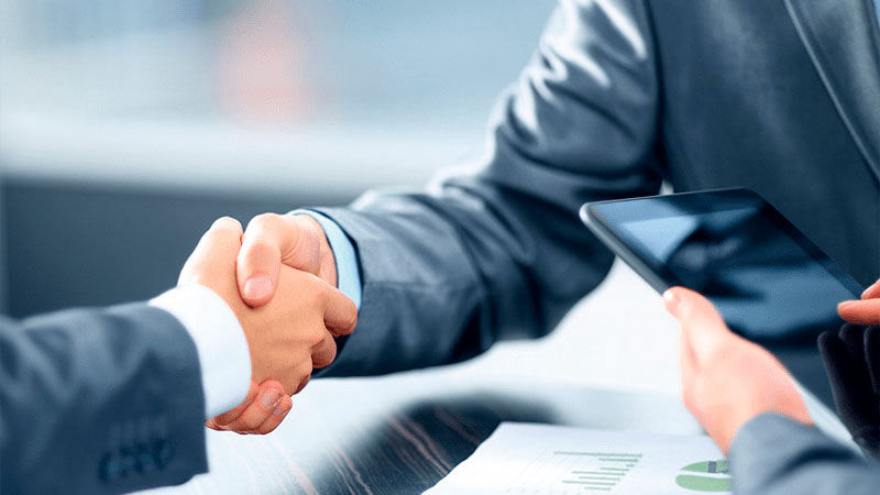 Estudio y confección de contratos